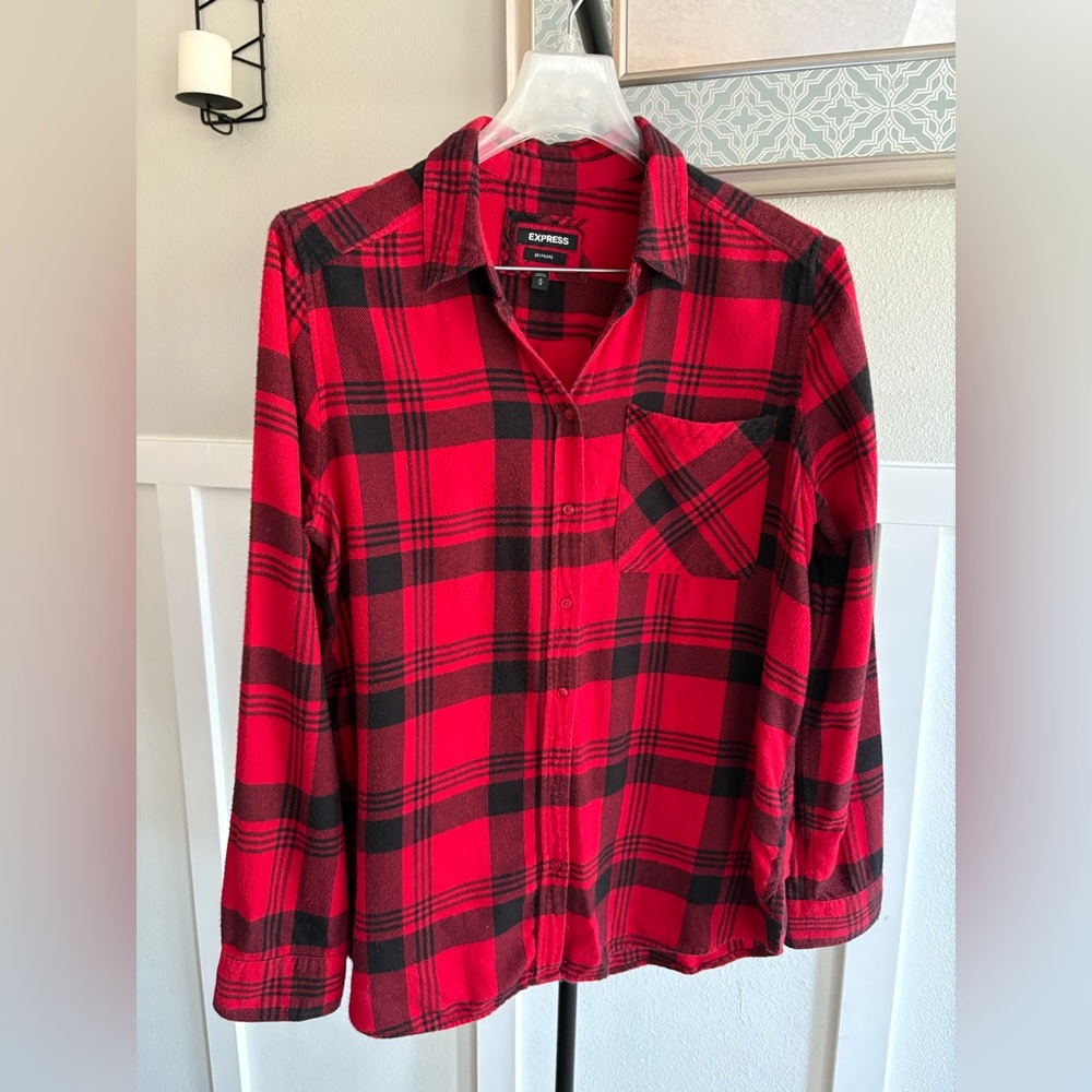 Express Boyfriend Plaid Flannel Shirt – Red/Black – Mediu